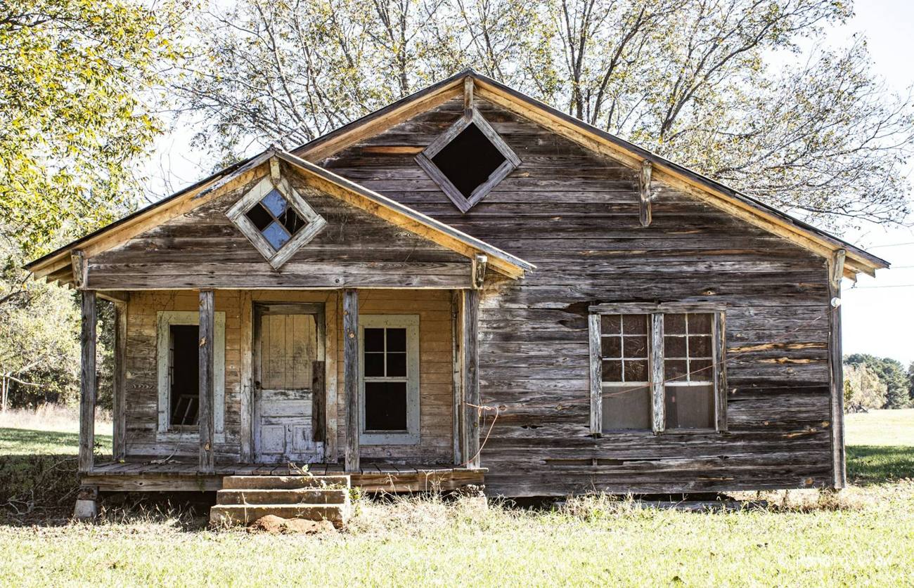 Abandoned farmhouse in a field near Ponta, Texas